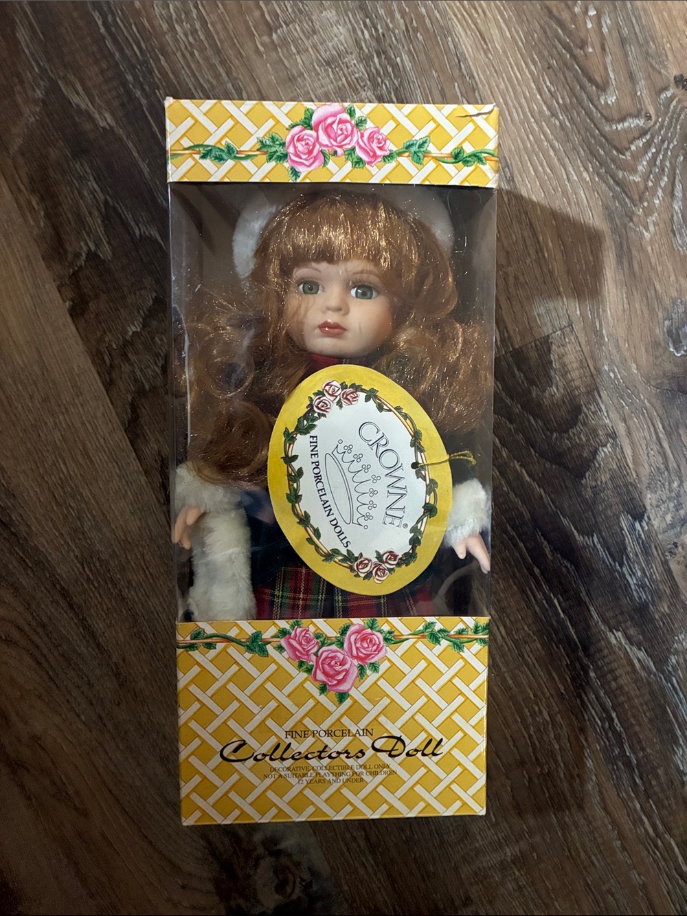Crowne porcelain doll Holly 1998